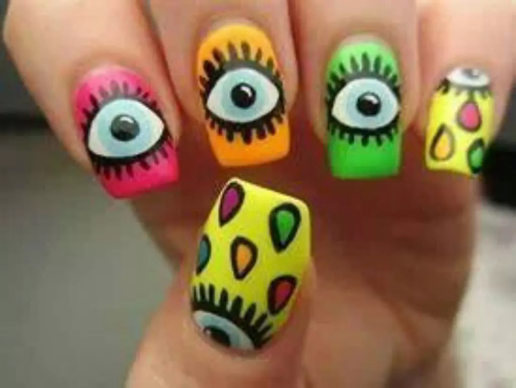 Neon Green & Black Eye Nails Design