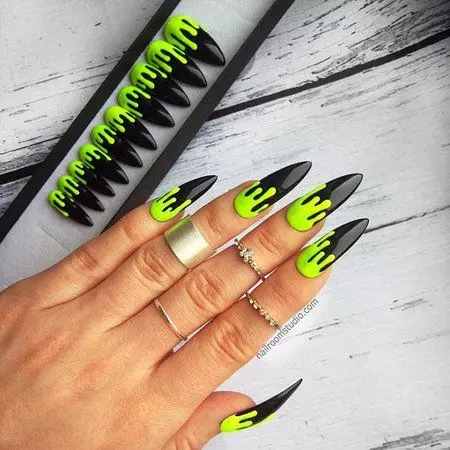 Neon Green & Black Wavy Nails