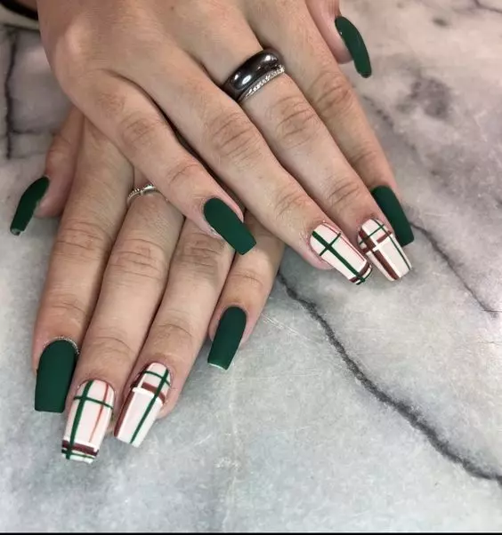 Stylish Green Coffin Nails With Some Art