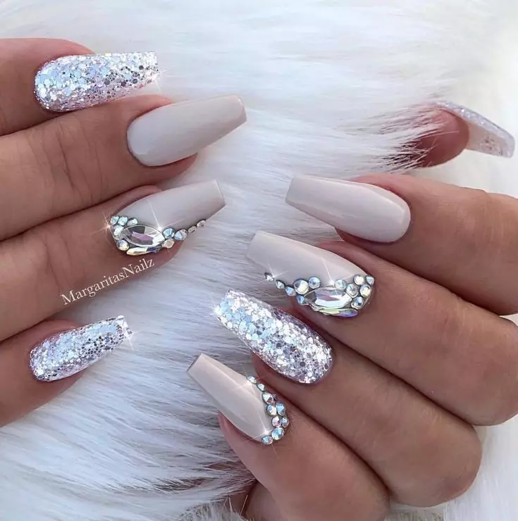 Gray Nails With a Touch of Silver